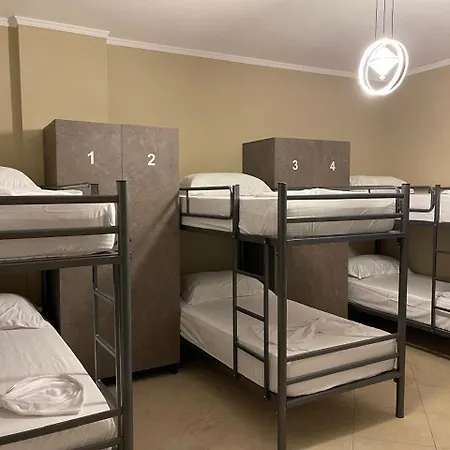 Buda Hostel *